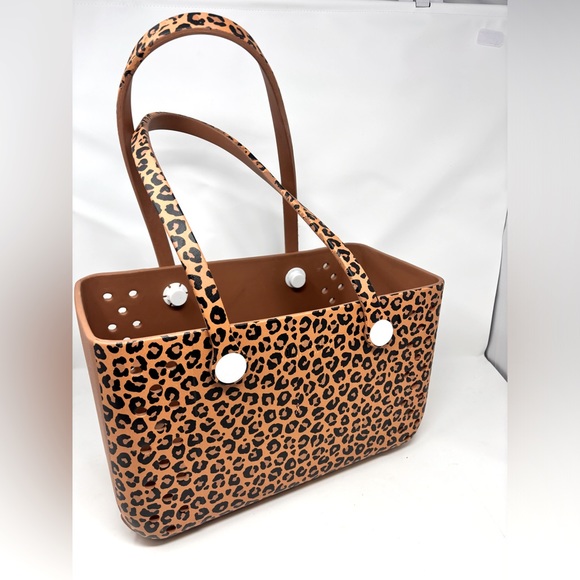 COPY - Jane Marie tote. - Picture 2 of 6